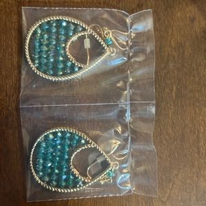 Avon signature collection dazzling beaded teardrop earrings peacock~ Brand new